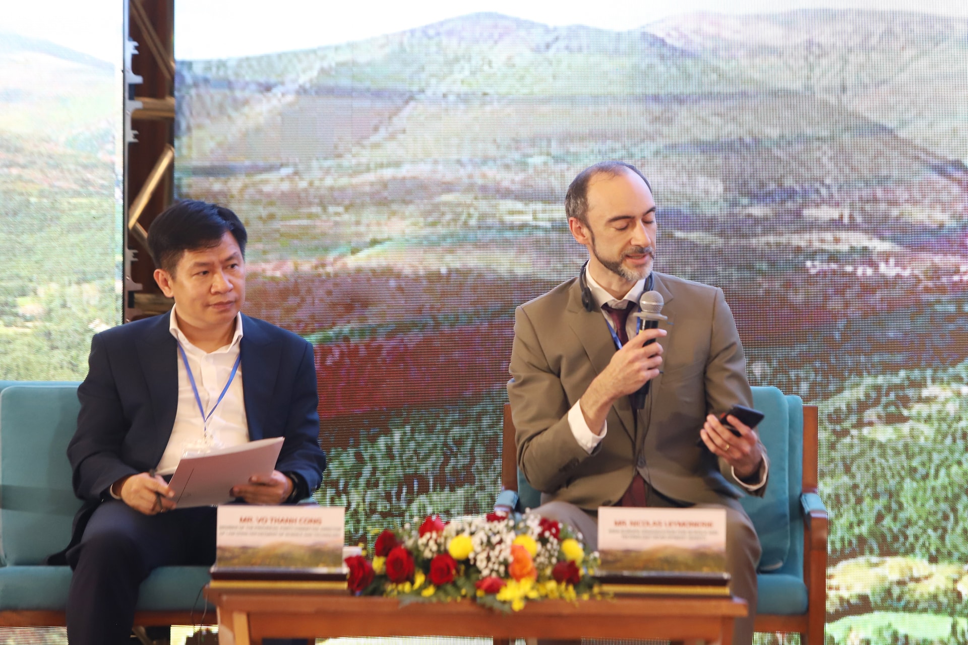 Nicolas Leymonerie, hoofd van het vertegenwoordigingskantoor van de GAEDT-organisatie voor wetenschaps- en technologieontwikkeling in Lam Dong, deelde zijn visie tijdens het seminar.