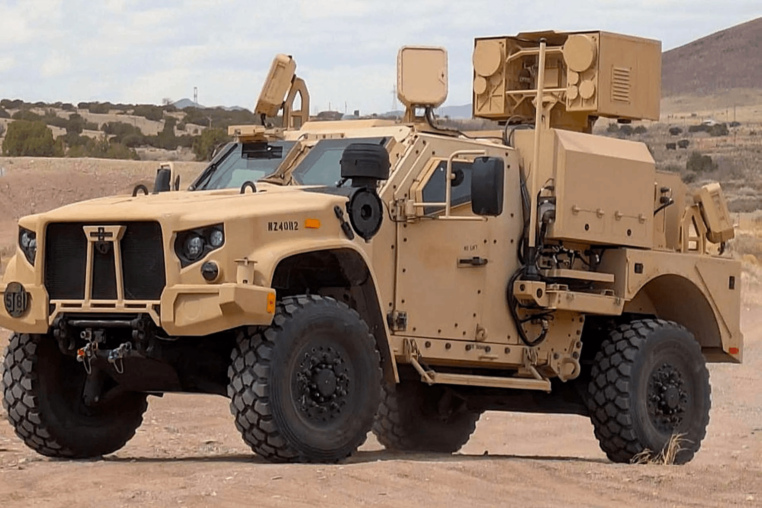 Hệ thống laser LOCUST trên xe thiết giáp JLTV của Mỹ