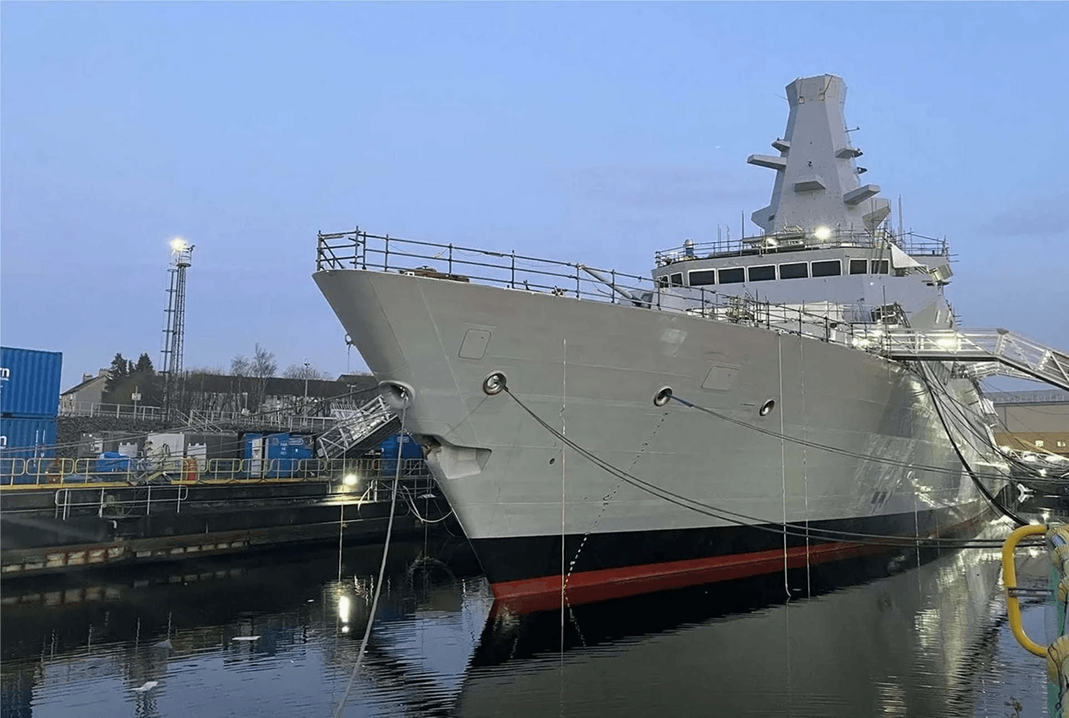 Tàu hộ vệ HMS Glasgow của Hải quân Hoàng gia Anh