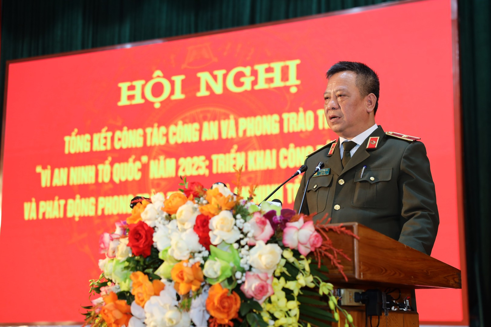 Thiếu tướng Trần Xuân Ánh phát biểu chỉ đạo tại hội nghị.