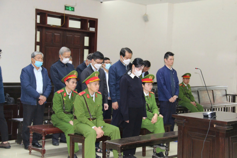 Các bị cáo tại phiên tòa.