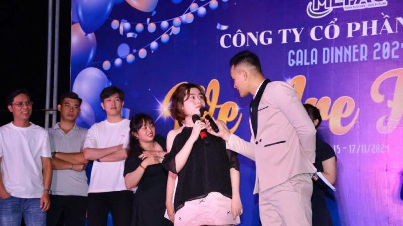 Hứng bóng bằng đầu yêu cầu sự khéo léo