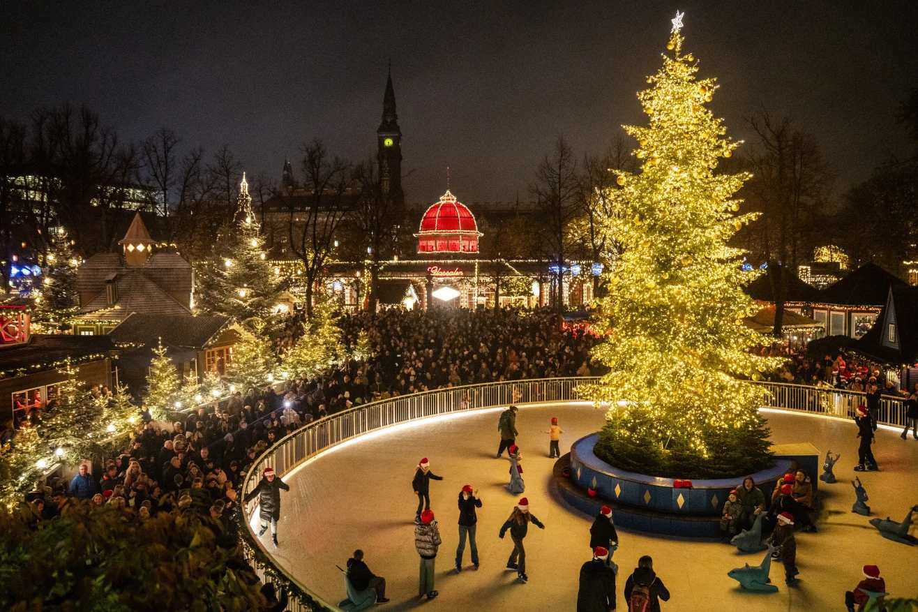 Công viên giải trí Tivoli Gardens tại Đan Mạch