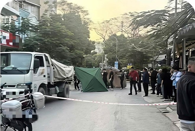 Hiện trường vụ tai nạn giao thông liên quan đến việc mở cửa xe ô tô trên đường Nguyễn Công Hòa, Hải Phòng