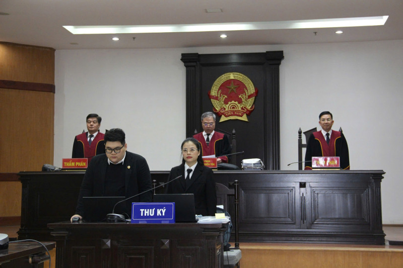 Hội đồng xét xử phúc thẩm tuyên án sáng 22/12.