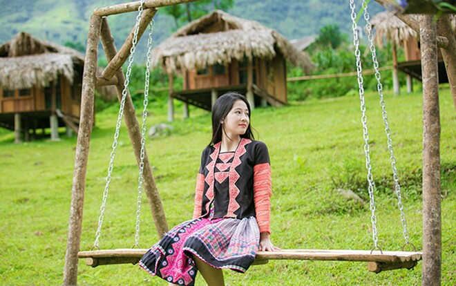 Hot girl gây ấn tượng với bộ ảnh diện trang phục dân tộc.
