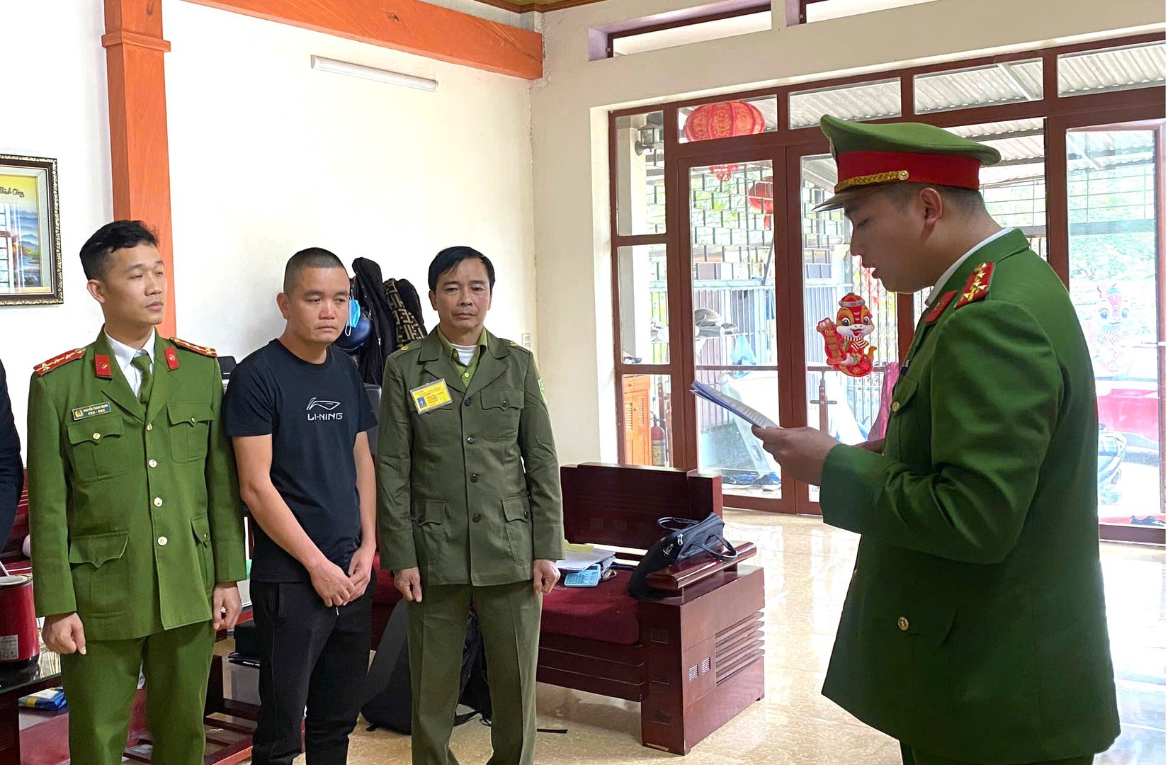 Ảnh 1. Cơ quan Cảnh sát điều tra, Công an tỉnh Lào Cai ra quyết định khởi tố vụ án, khởi tố bị can đối với đối tượng Trần Xuân Nghiêm .jpg