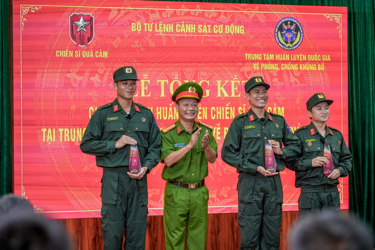 Phần thưởng vinh dự dành cho các nghệ sĩ tham gia chương trình