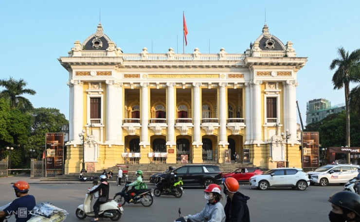 Bên trong Nhà hát Lớn Hà Nội trước khi đóng cửa hai năm