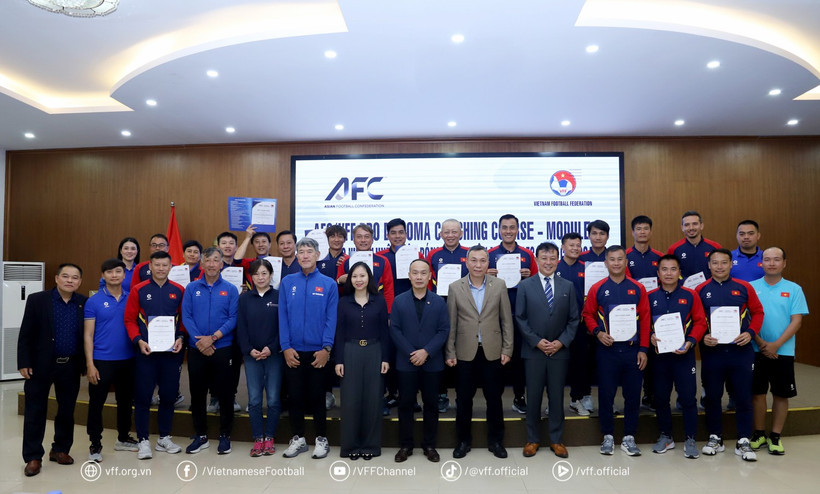 Liên đoàn Bóng đá Việt Nam (VFF) đẩy mạnh công tác đào tạo huấn luyện viên chất lượng cao, đáp ứng yêu cầu phát triển bền vững của bóng đá nước nhà. (Ảnh: VFF)