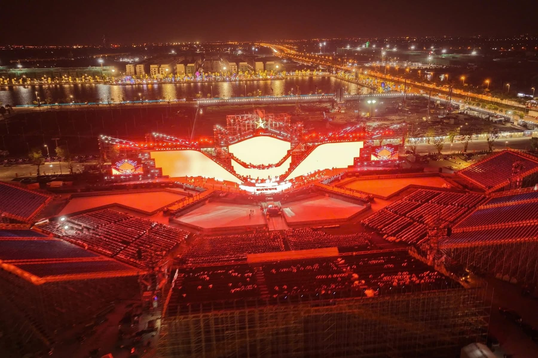 V Concert 2025 Rạng Rỡ Việt Nam