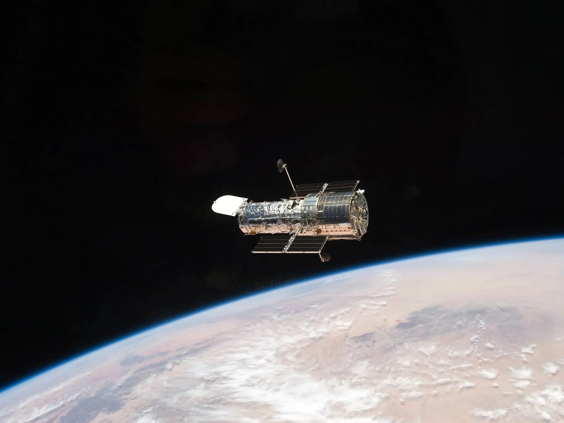 Hình ảnh kính viễn vọng không gian Hubble trên quỹ đạo (Nguồn ảnh: NASA)
