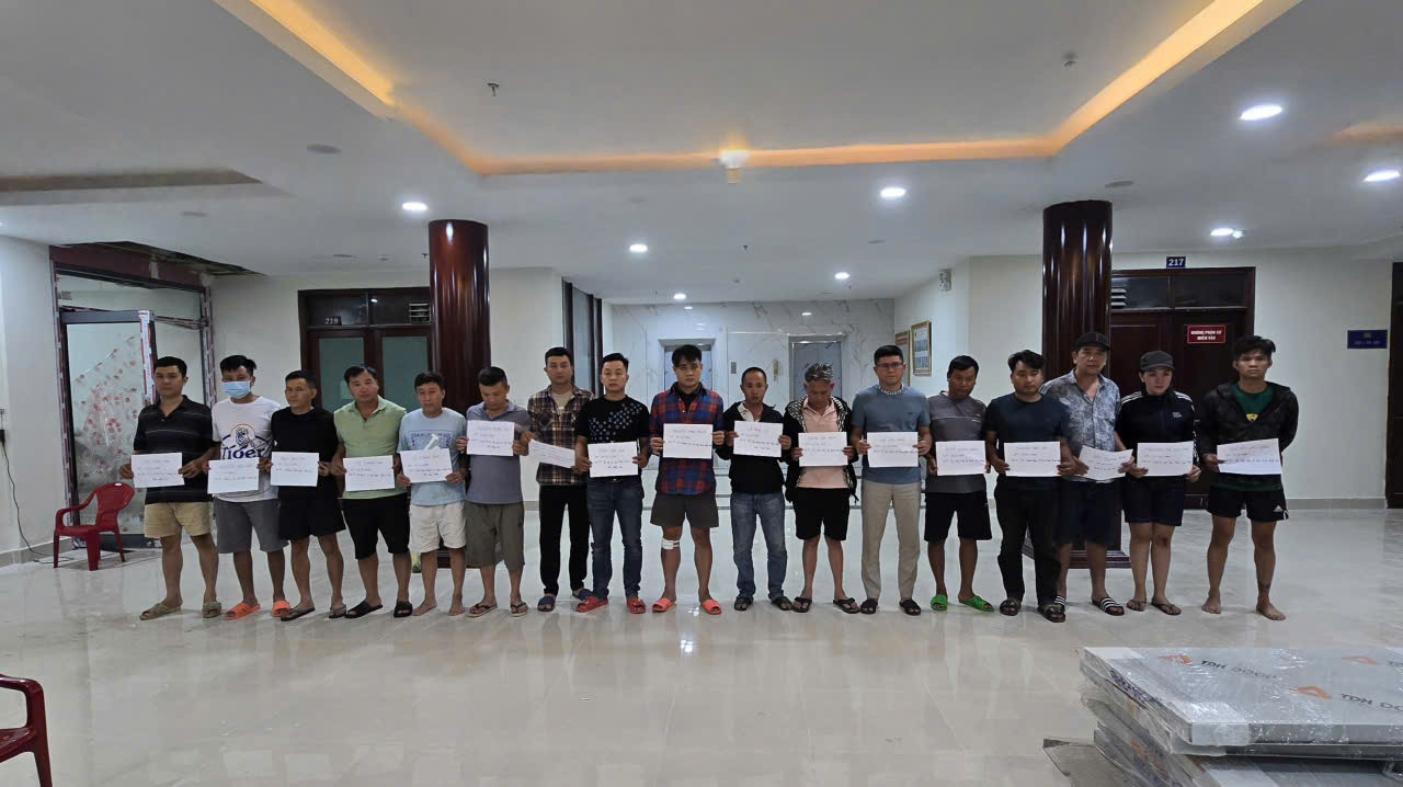 Lực lượng chức năng bắt giữ các đối tượng trong đường dây tội phạm.