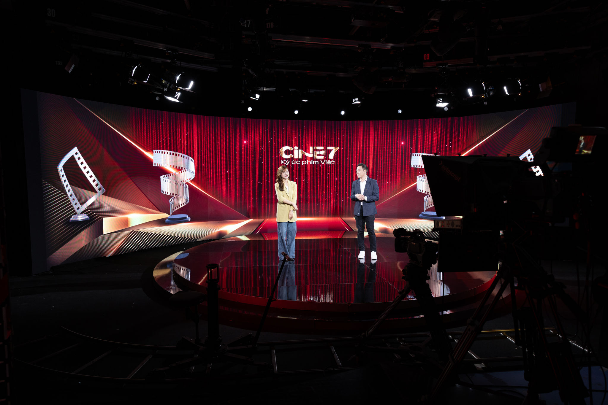 MC Thái Trang và MC Ngọc Huy thảo luận về phim trên Cine7