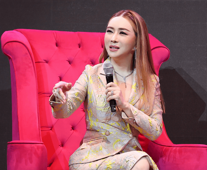 Bà Anne Jakkaphong bị cáo buộc lừa đảo đầu tư trái phiếu dù công ty mất khả năng thanh toán.