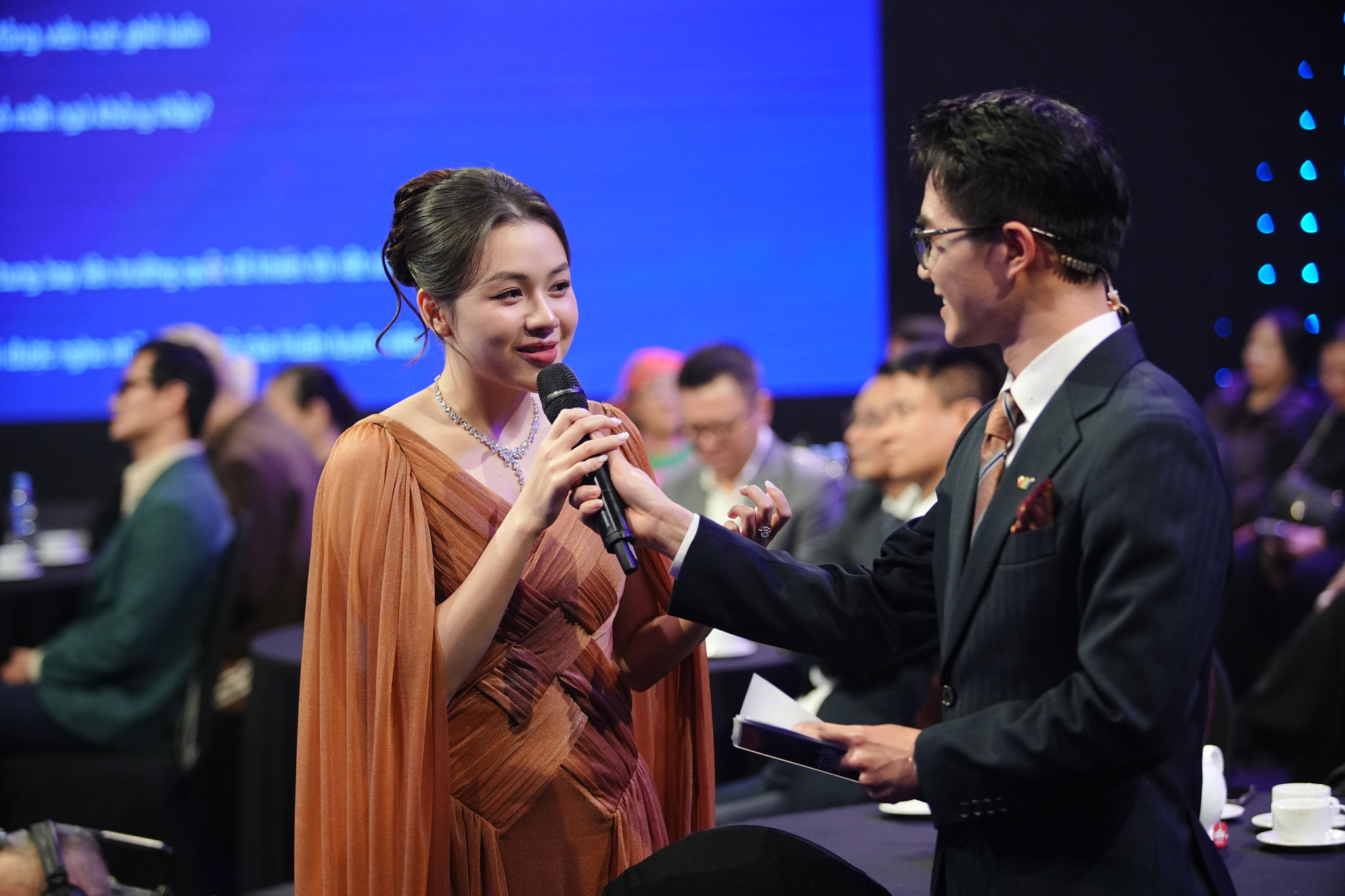 Không gian sân khấu Gala Cất cánh 2025