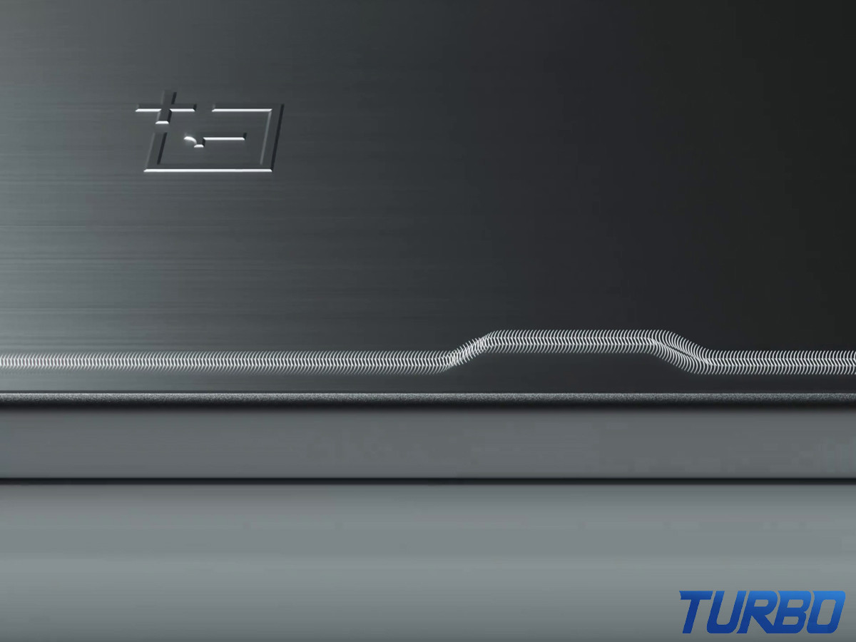 Mặt lưng của điện thoại OnePlus Turbo 6 phiên bản tiêu chuẩn với thiết kế camera hiện đại.