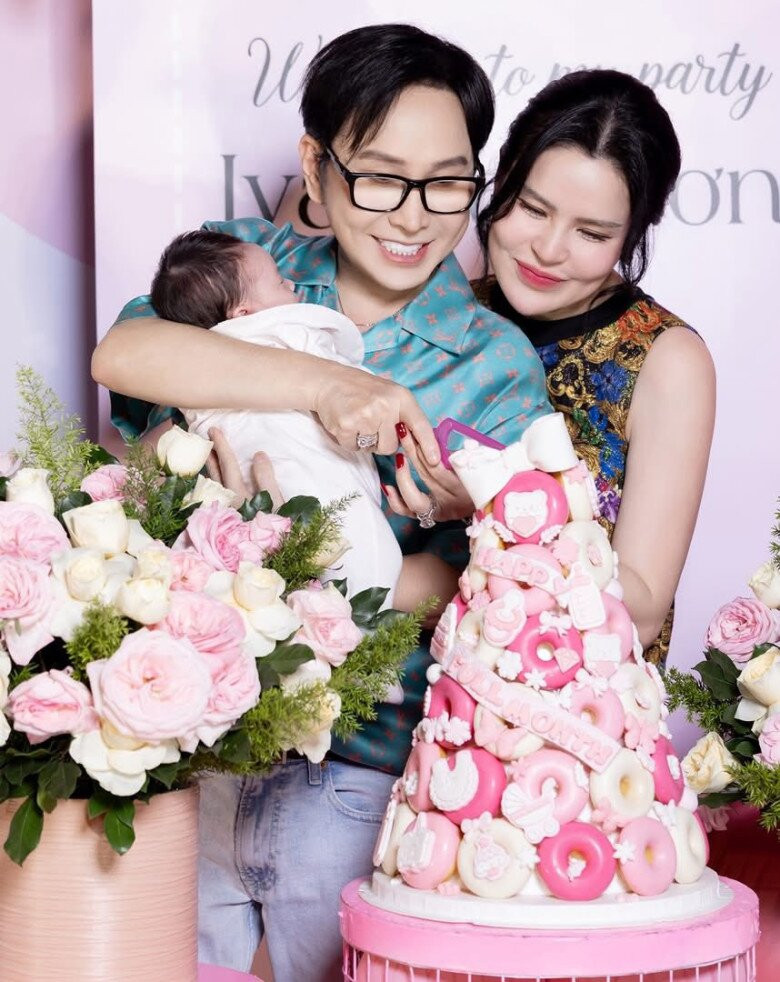 Phương Lê - Vũ Luân hạnh phúc viên mãn bên con gái sau hơn 1 năm bên nhau.