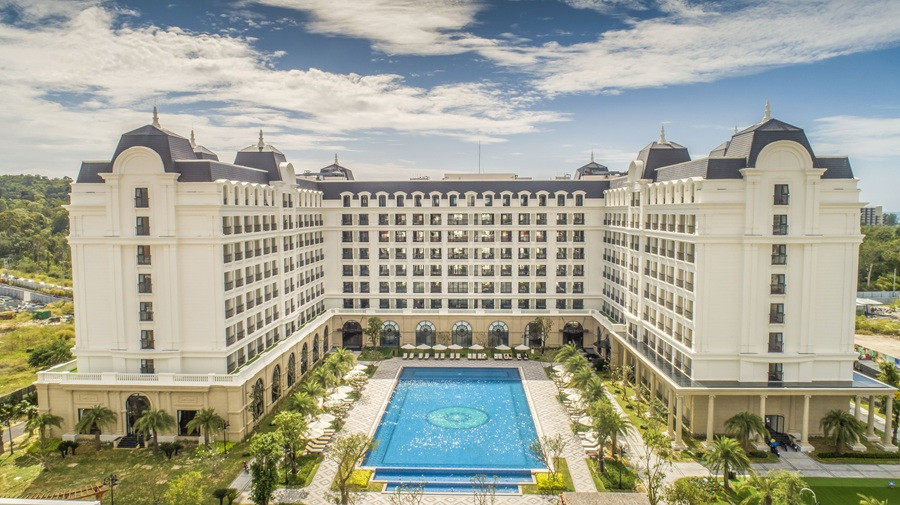 khách sạn VinHolidays Fiesta