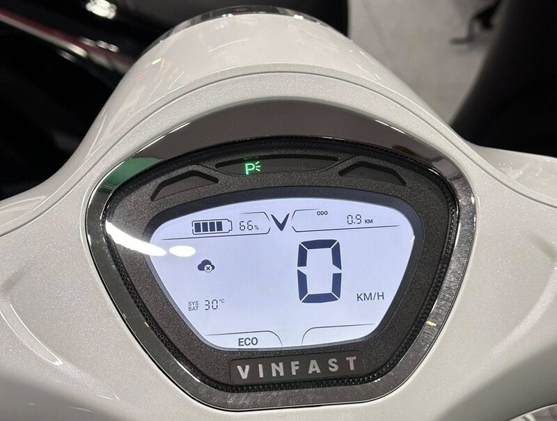 Mặt đồng hồ kỹ thuật số của VinFast Evo200