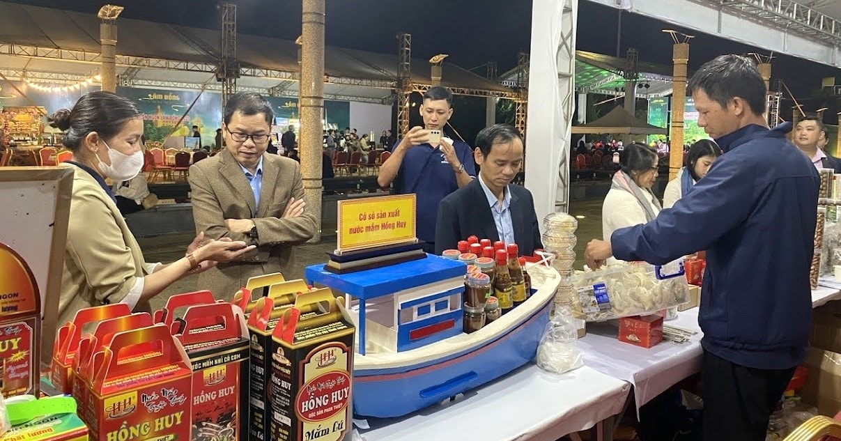 Ng&agrave;y c&agrave;ng nhiều HTX n&ocirc;ng nghiệp x&acirc;y dựng mối quan hệ hợp t&aacute;c chặt chẽ với th&agrave;nh vi&ecirc;n v&agrave; đối t&aacute;c, hướng đến mục ti&ecirc;u ph&aacute;t triển bền vững (1)