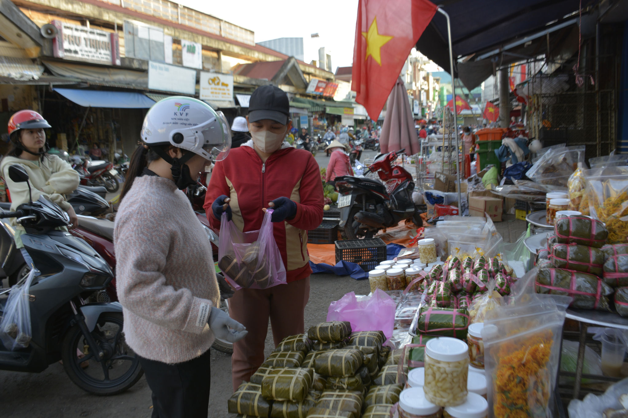 UBND tỉnh Lâm Đồng giao Sở Y tế là cơ quan thường trực, chủ trì tổ chức triển khai các hoạt động bảo đảm an toàn thực phẩm.