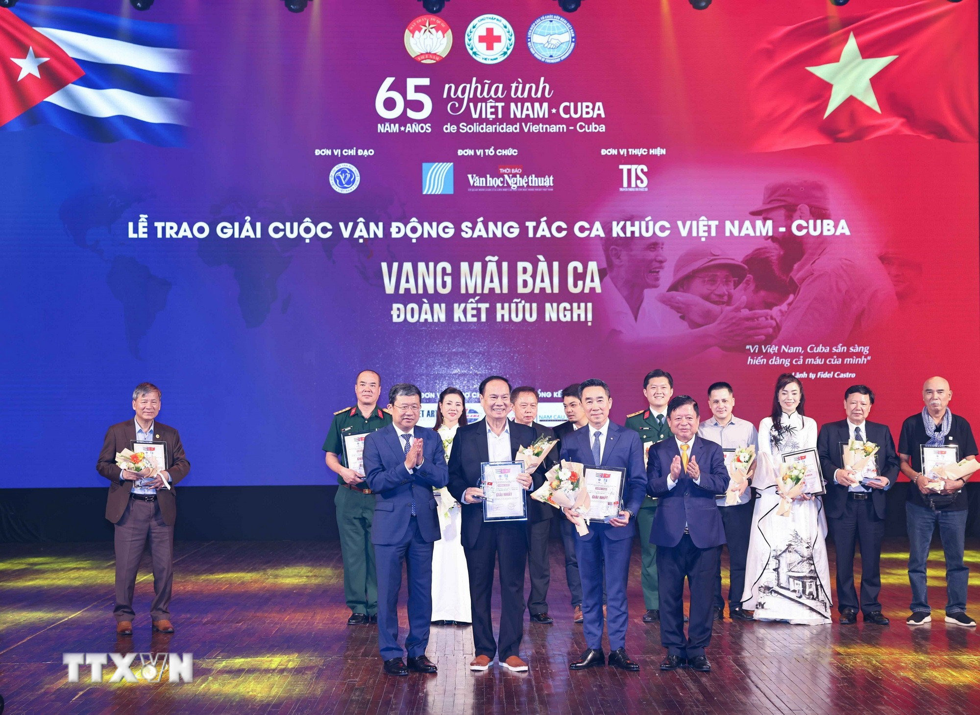 ttxvn-tong-ket-chuong-trinh-van-dong-ung-ho-nhan-dan-cuba-65-nam-nghia-tinh-viet-nam-cuba-8346879.jpg