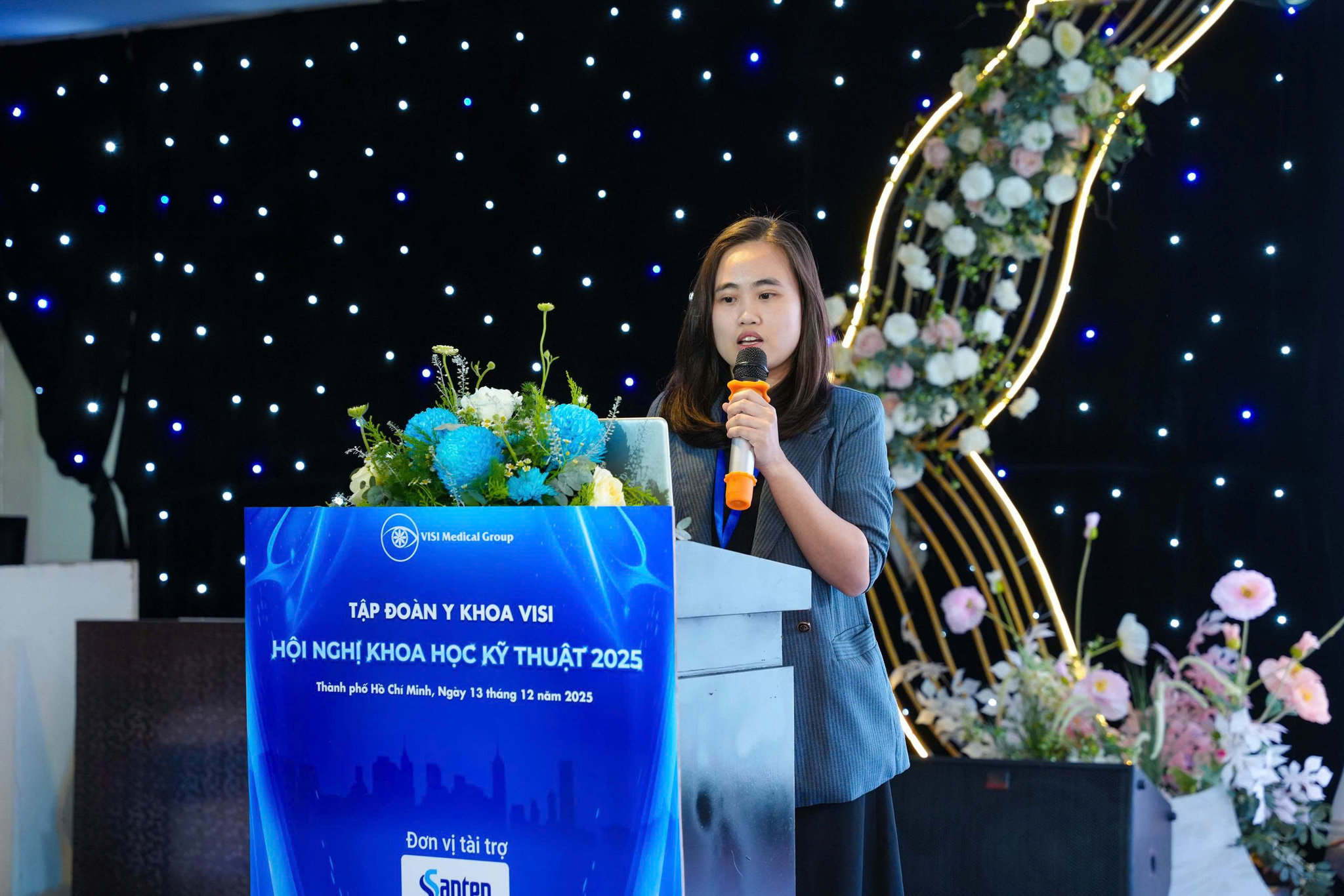 BSNT Trần Thị Khánh Linh báo cáo tại hội nghị