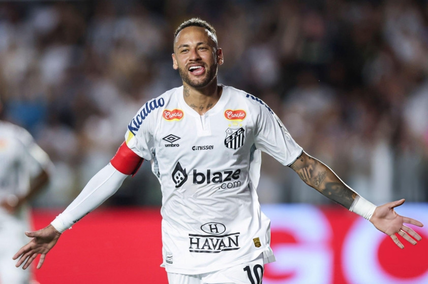 Neymar đồng ý gia hạn hợp đồng với đội bóng quê hương Santos