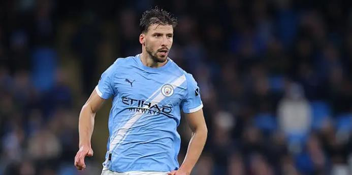 Trung vệ Ruben Dias chỉ huy hàng thủ Man City đầy điềm tĩnh