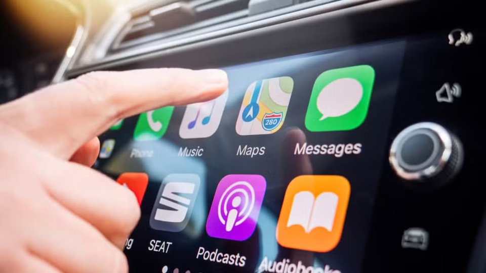 Giao diện Apple CarPlay không dây trên màn hình trung tâm