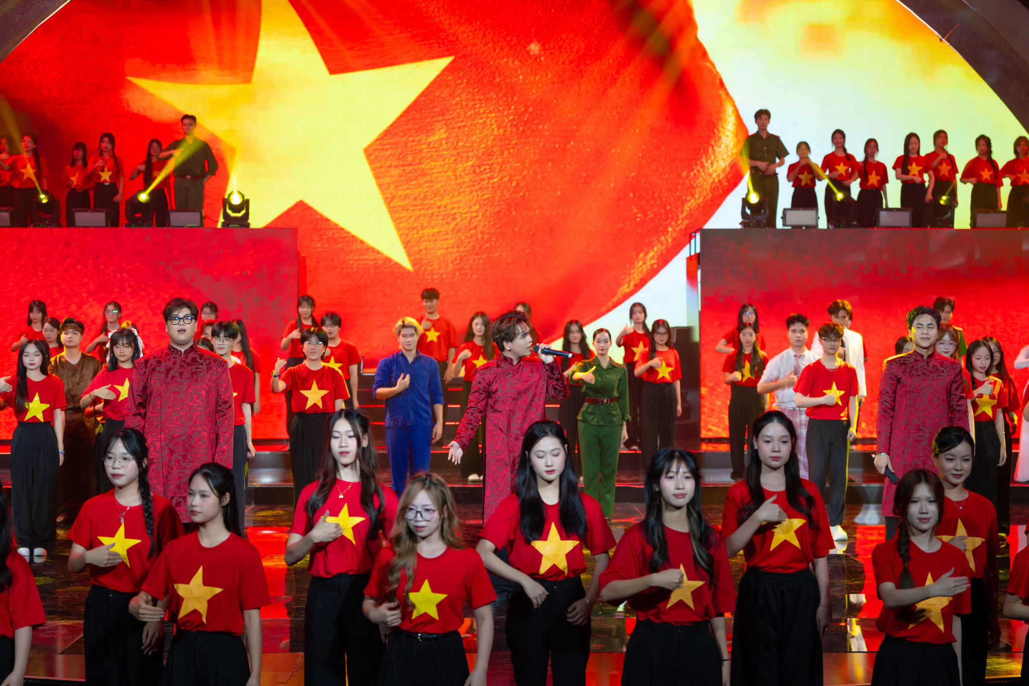 Những giai điệu đầy cảm xúc khép lại chương trình Chào năm mới 2026