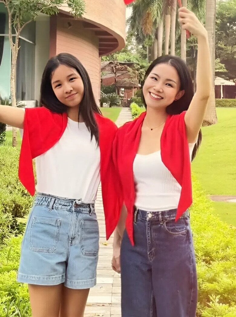 Cô nàng Moon được nhận xét là bản sao của người mẹ nổi tiếng.