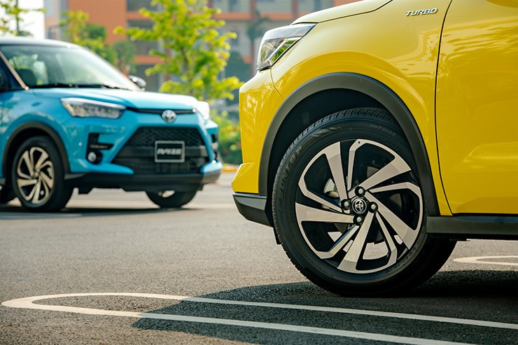 Thiết kế đuôi xe và cụm đèn hậu LED trên Toyota Raize