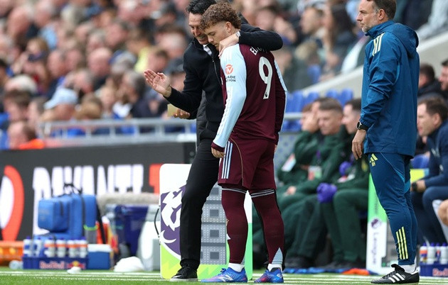 Harvey Elliott khó trở lại Liverpool