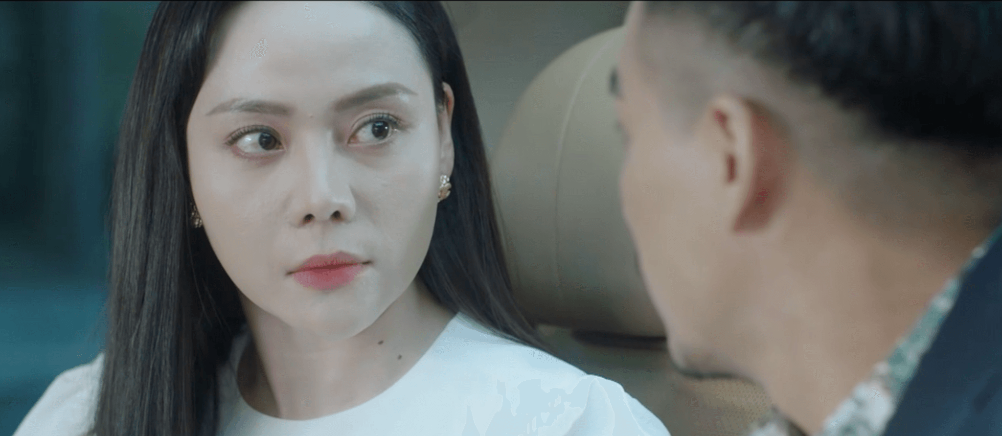 Mỹ Trinh nhận lời cảnh báo từ Thiệu về việc con tàu không bị chìm như kế hoạch trong tập 44 Lằn ranh.