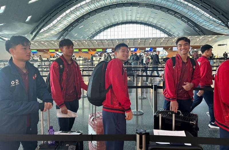 Các cầu thủ U23 Việt Nam di chuyển về khách sạn tại Jeddah