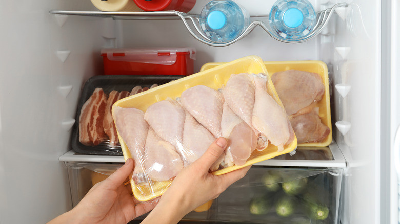 Bảo quản và rã đông thịt trong ngăn mát tủ lạnh