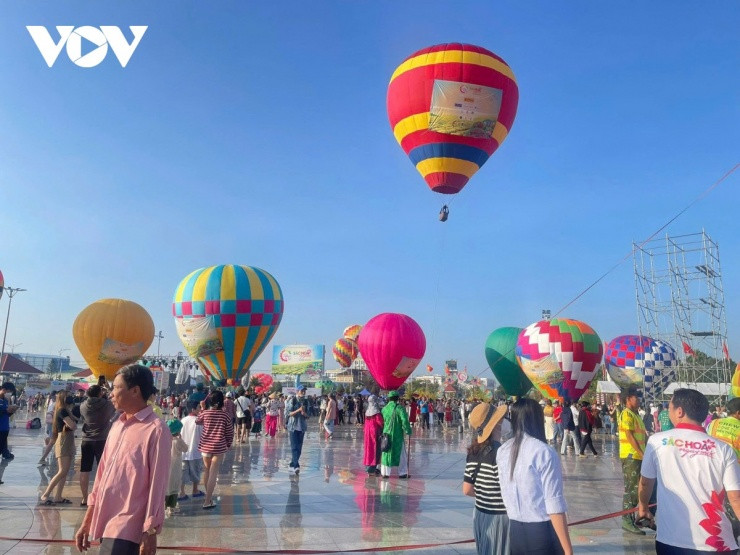 Sa Đéc rực rỡ sắc màu ngày đầu năm mới - 5