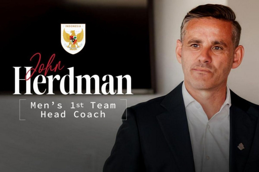 Herdman là HLV duy nhất trên thế giới từng đưa đội tuyển nam và nữ vượt qua vòng loại World Cup