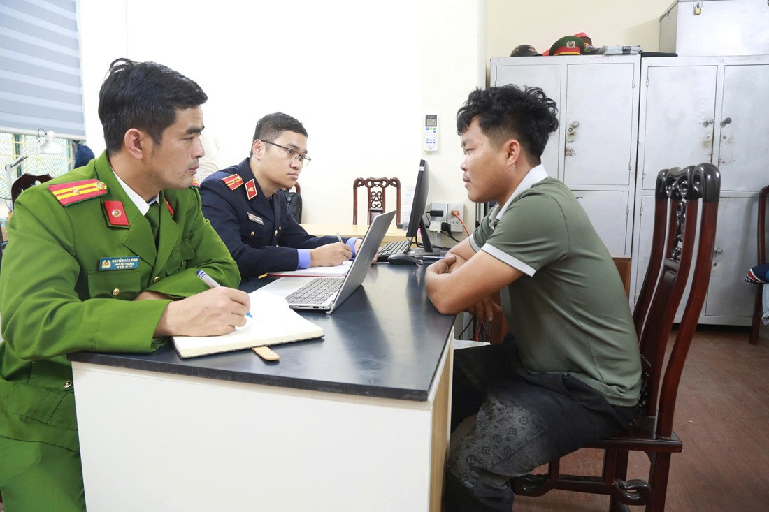 Đối tượng Nguyễn Phú Đại làm việc với cơ quan điều tra.