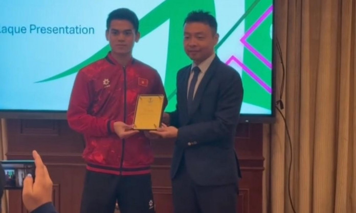 Đại diện AFC làm việc với ban huấn luyện U23 Việt Nam