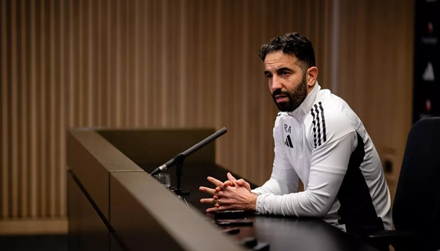 Ruben Amorim đối mặt với nhiều áp lực tại Manchester United