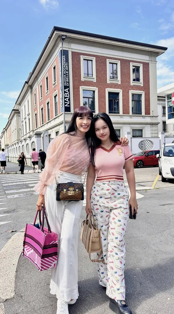 Ái nữ đầu lòng của Thúy Hạnh đi du học ở Ý