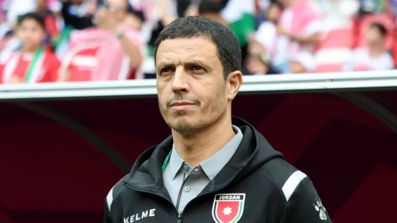Giám đốc kỹ thuật Jamal Sellami xuất hiện tại buổi tập của U23 Jordan