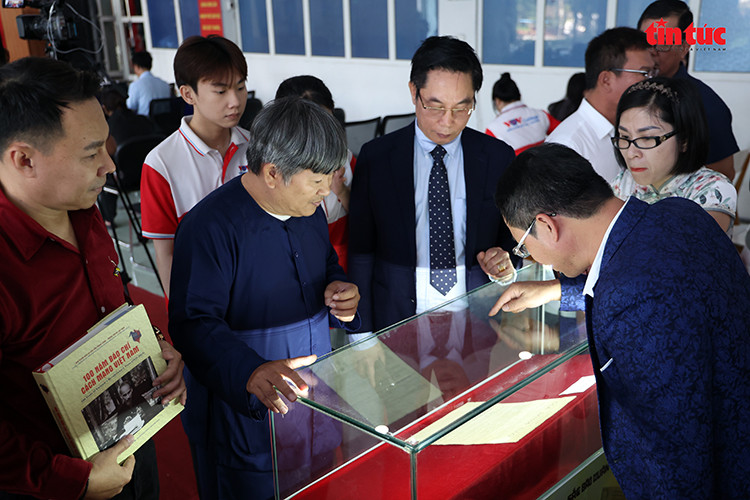 Chú thích ảnh