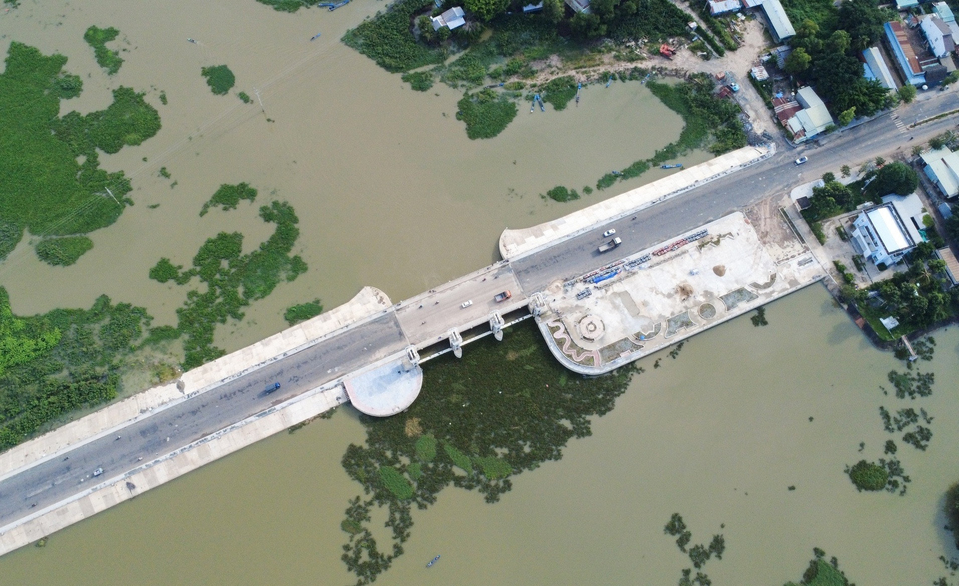 Toàn cảnh hồ thủy điện Tha La nhìn từ trên cao tại Tây Ninh