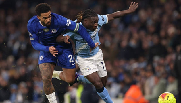 Reece James chiến đấu hết mình để giúp Chelsea lấy lại thế trận trong hiệp hai.