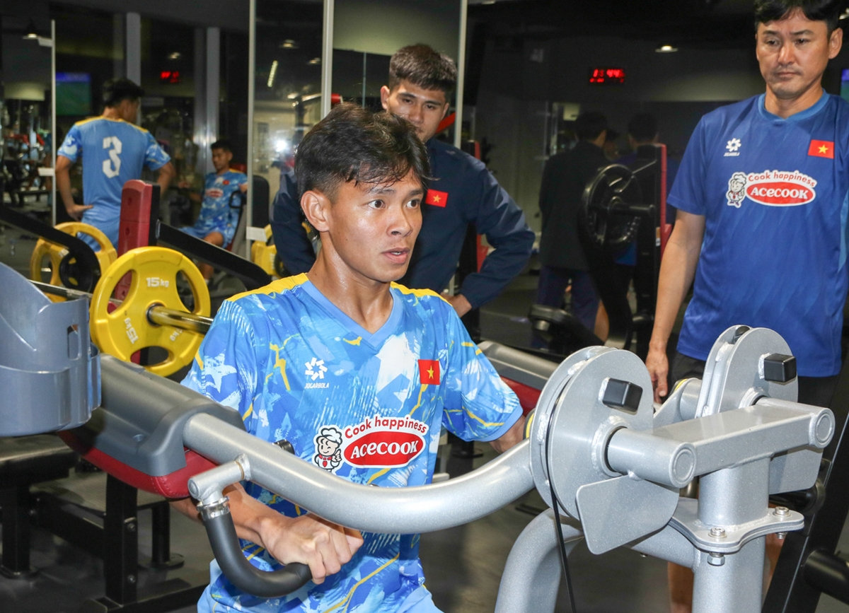 Bùi Vĩ Hào gặp chấn thương trong buổi tập của U23 Việt Nam.