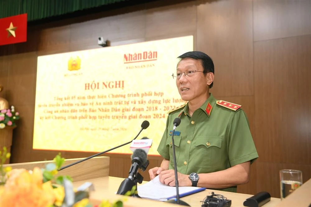Bộ trưởng Lương Tam Quang phát biểu chỉ đạo về định hướng phối hợp thông tin.